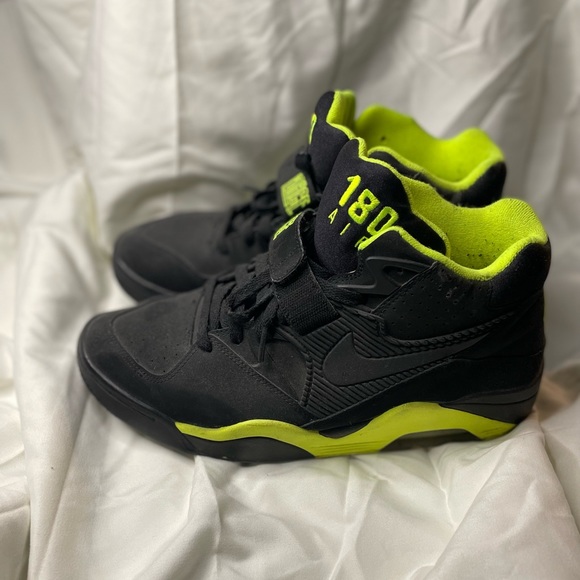 Nike Air 180 - Picture 2 of 5